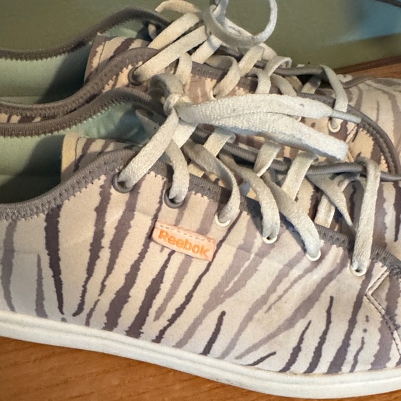 Reebok Zebra Print Sneakers size 10 - Picture 2 of 5